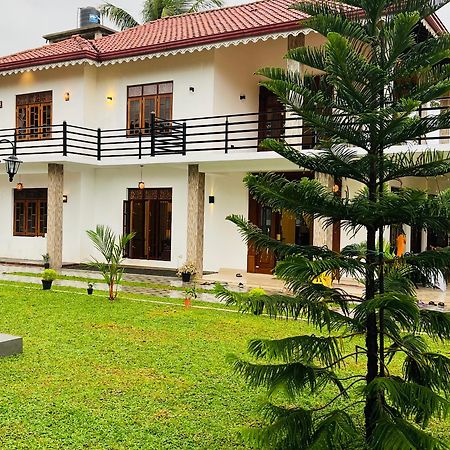 Ahasna Airport Villa Negombo Eksteriør billede