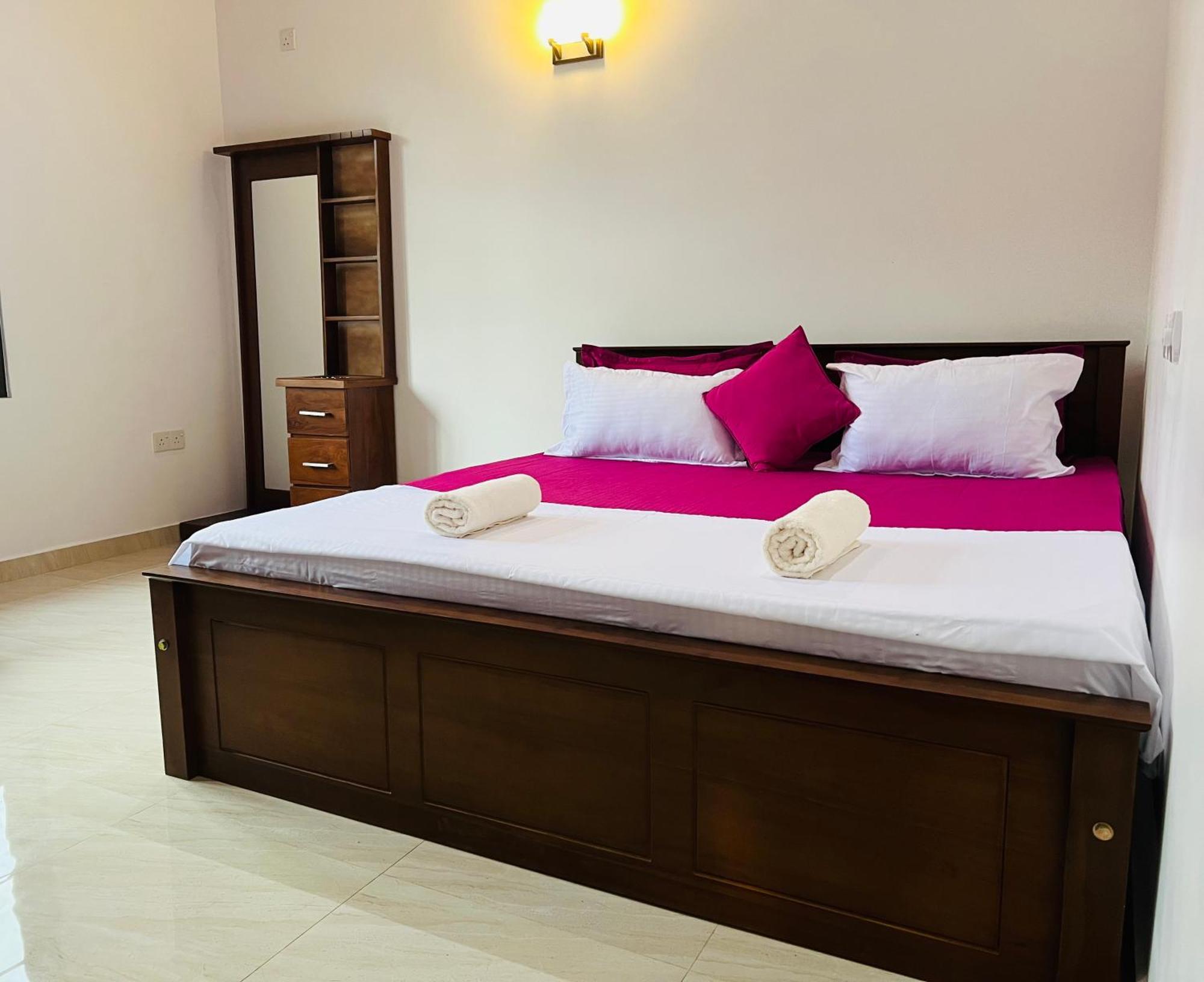 Ahasna Airport Villa Negombo Eksteriør billede