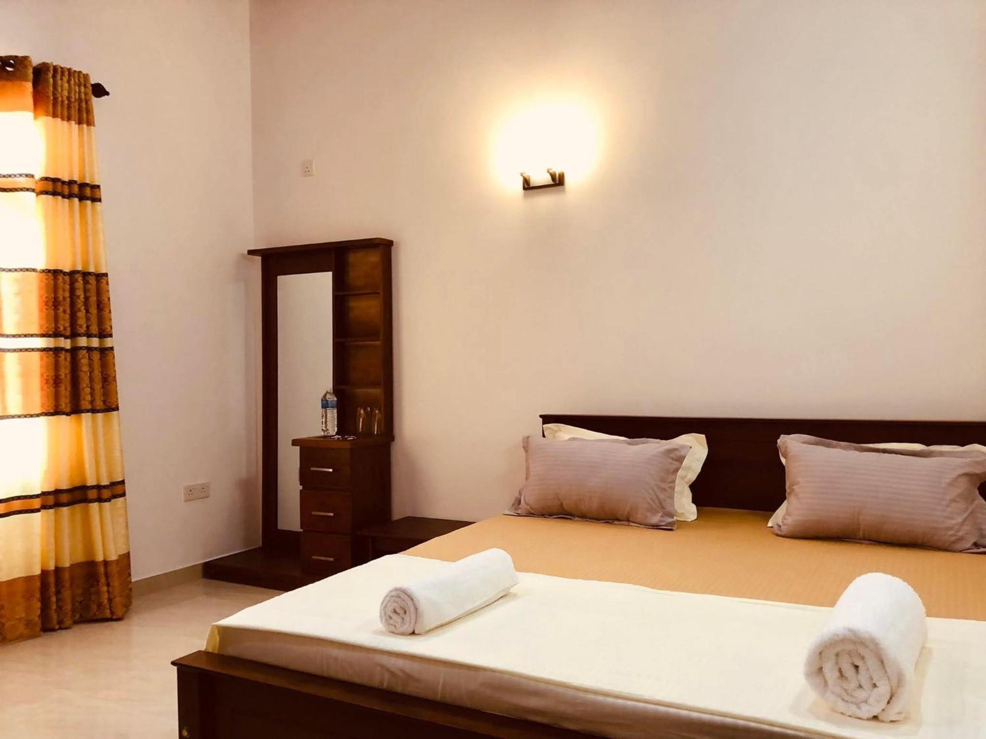 Ahasna Airport Villa Negombo Eksteriør billede