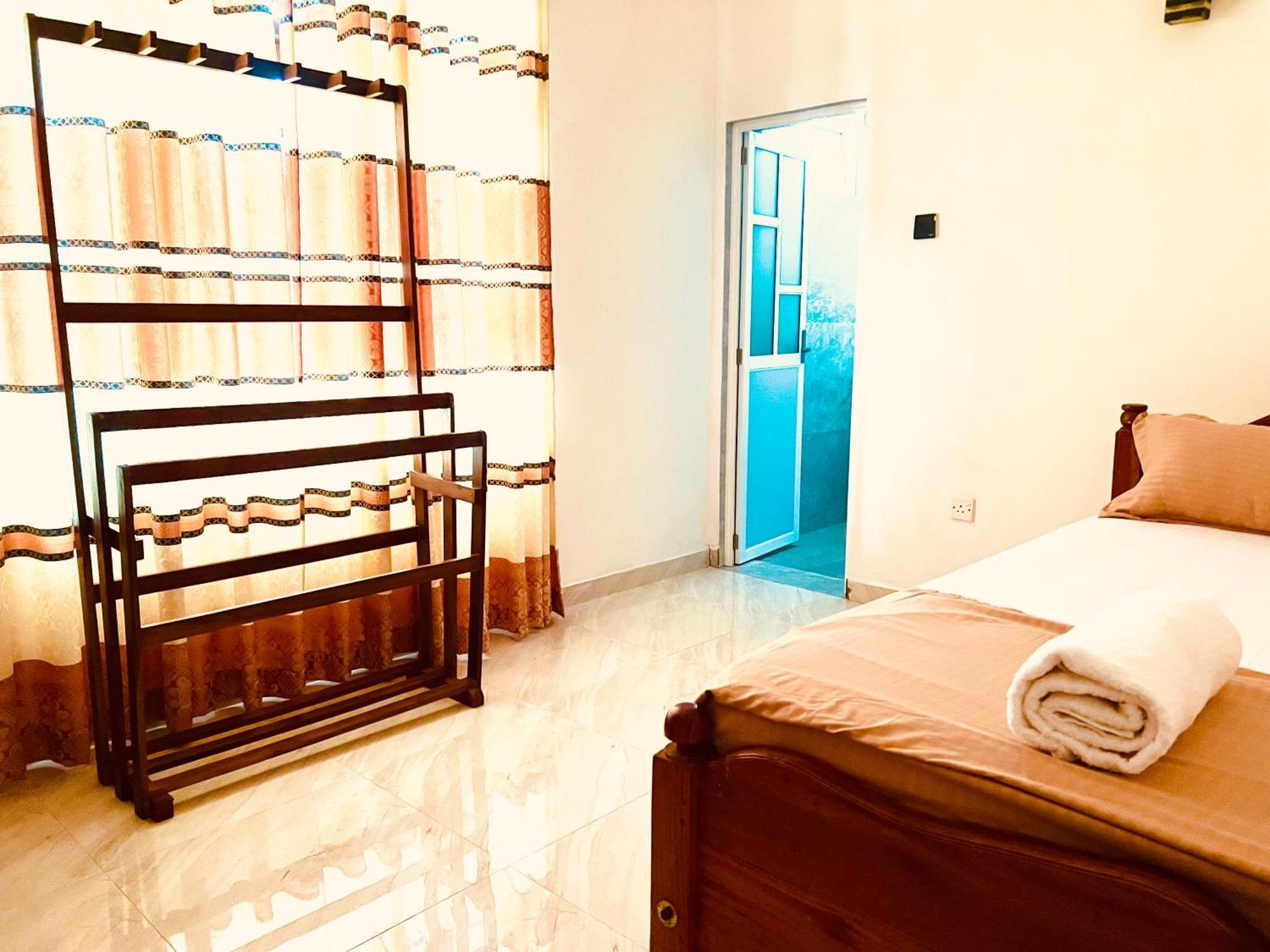 Ahasna Airport Villa Negombo Eksteriør billede
