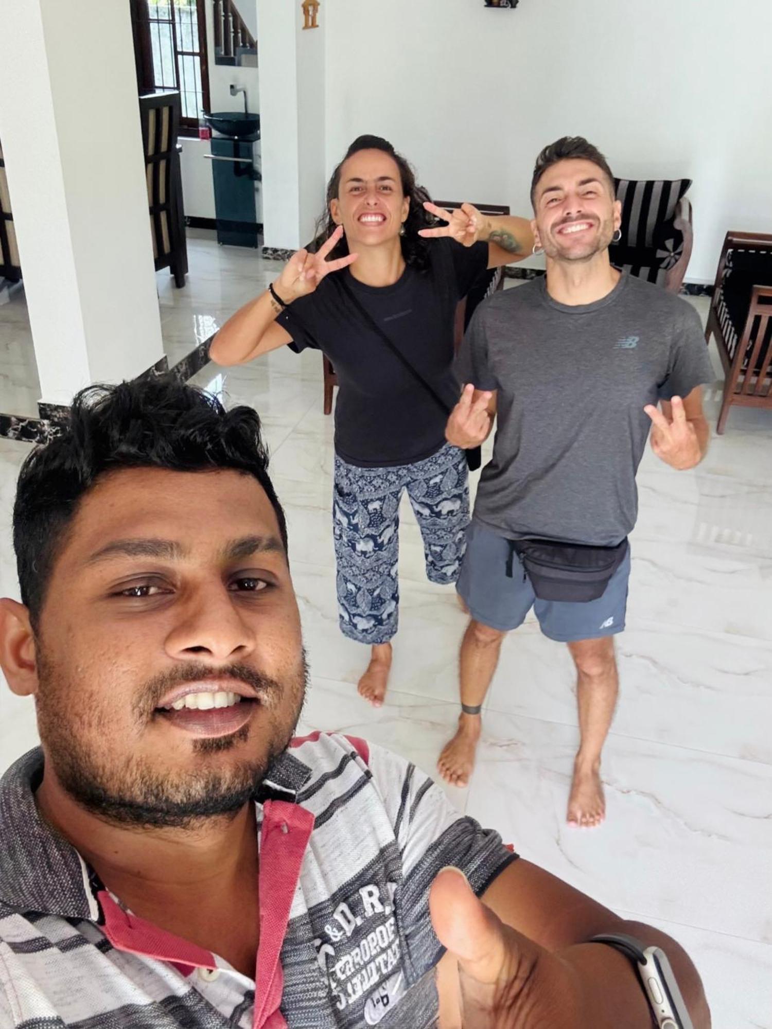 Ahasna Airport Villa Negombo Eksteriør billede