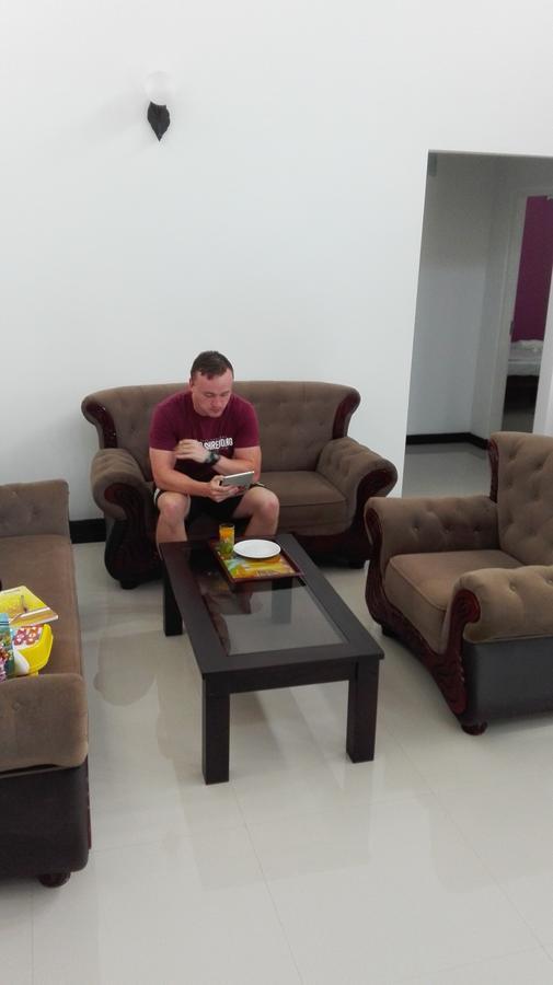 Ahasna Airport Villa Negombo Eksteriør billede
